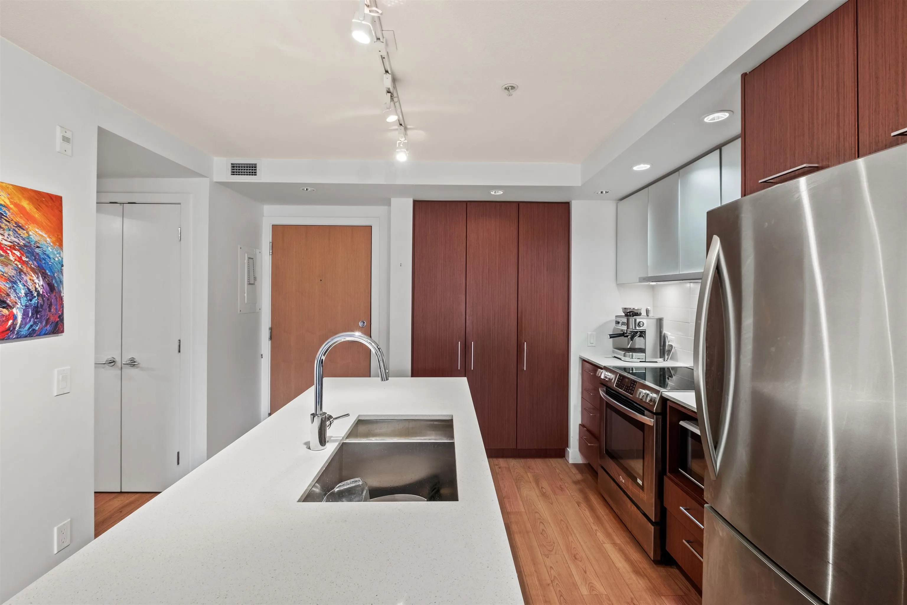 221 E 3rd Street #414