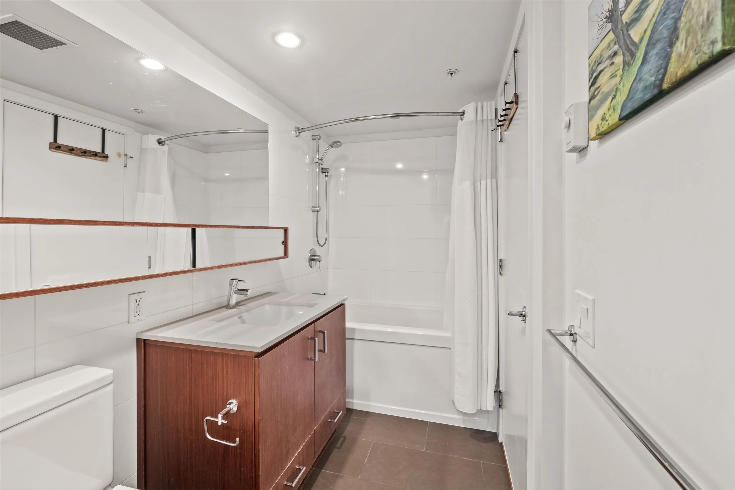 221 E 3rd Street #414