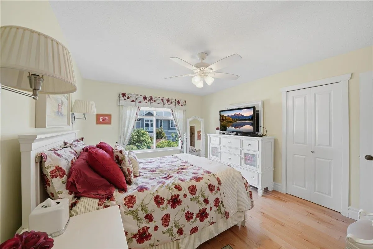 5900 Ferry Road #106