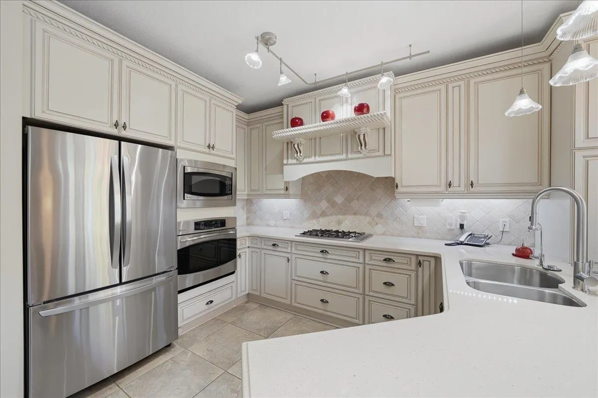5900 Ferry Road #106