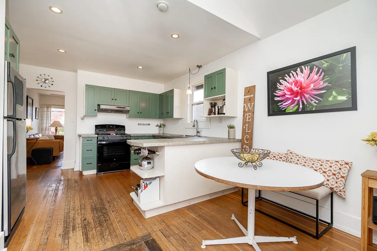 3415 Dundas Street