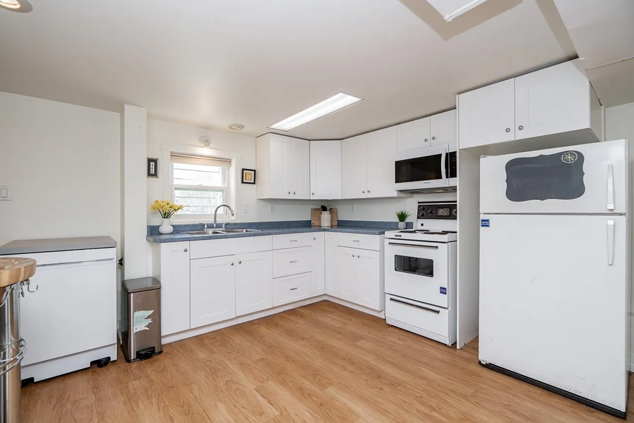3415 Dundas Street