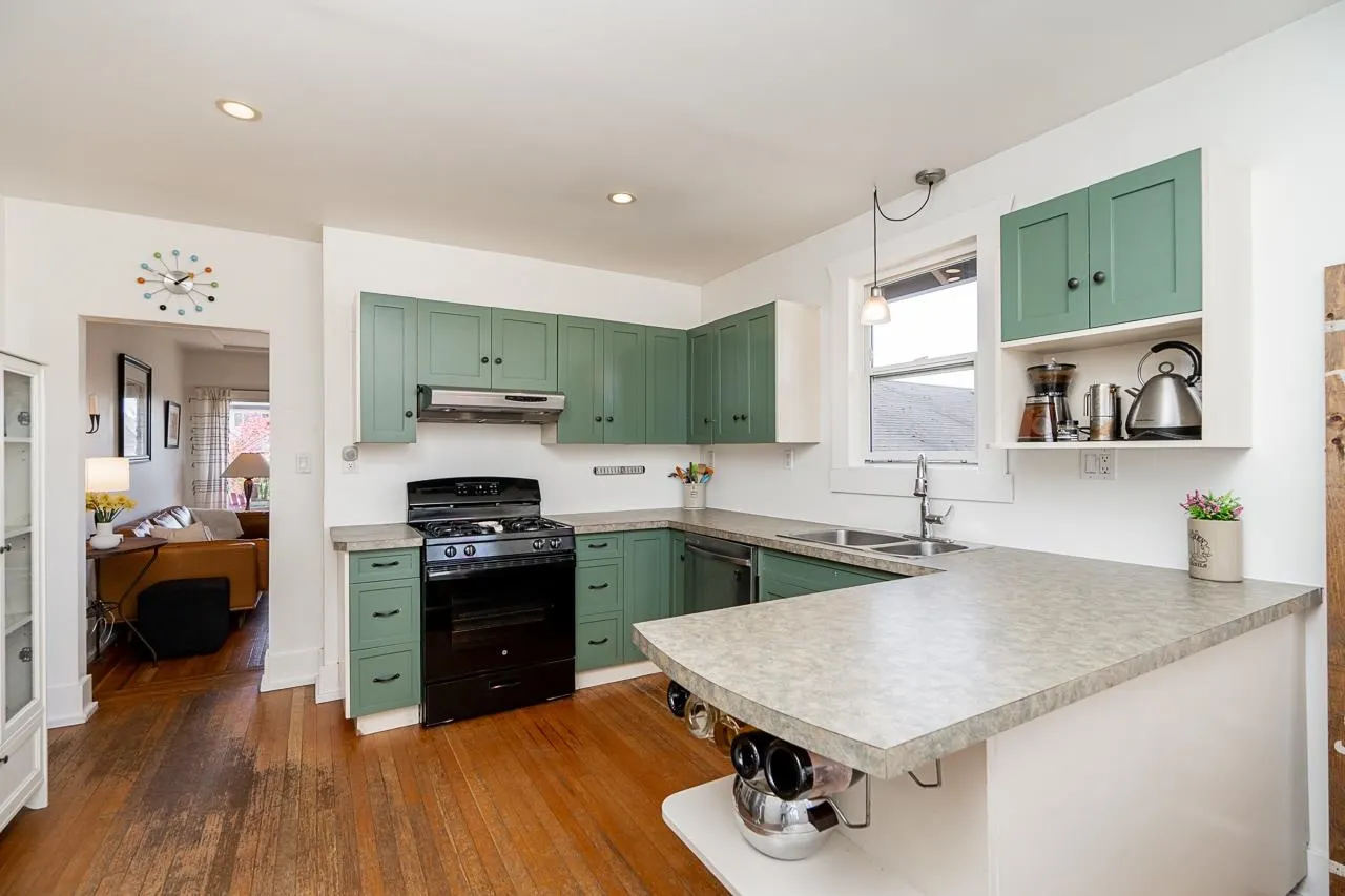 3415 Dundas Street