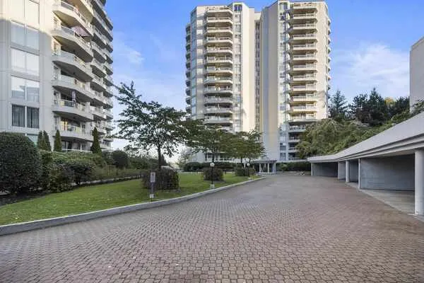69 Jamieson Court #307