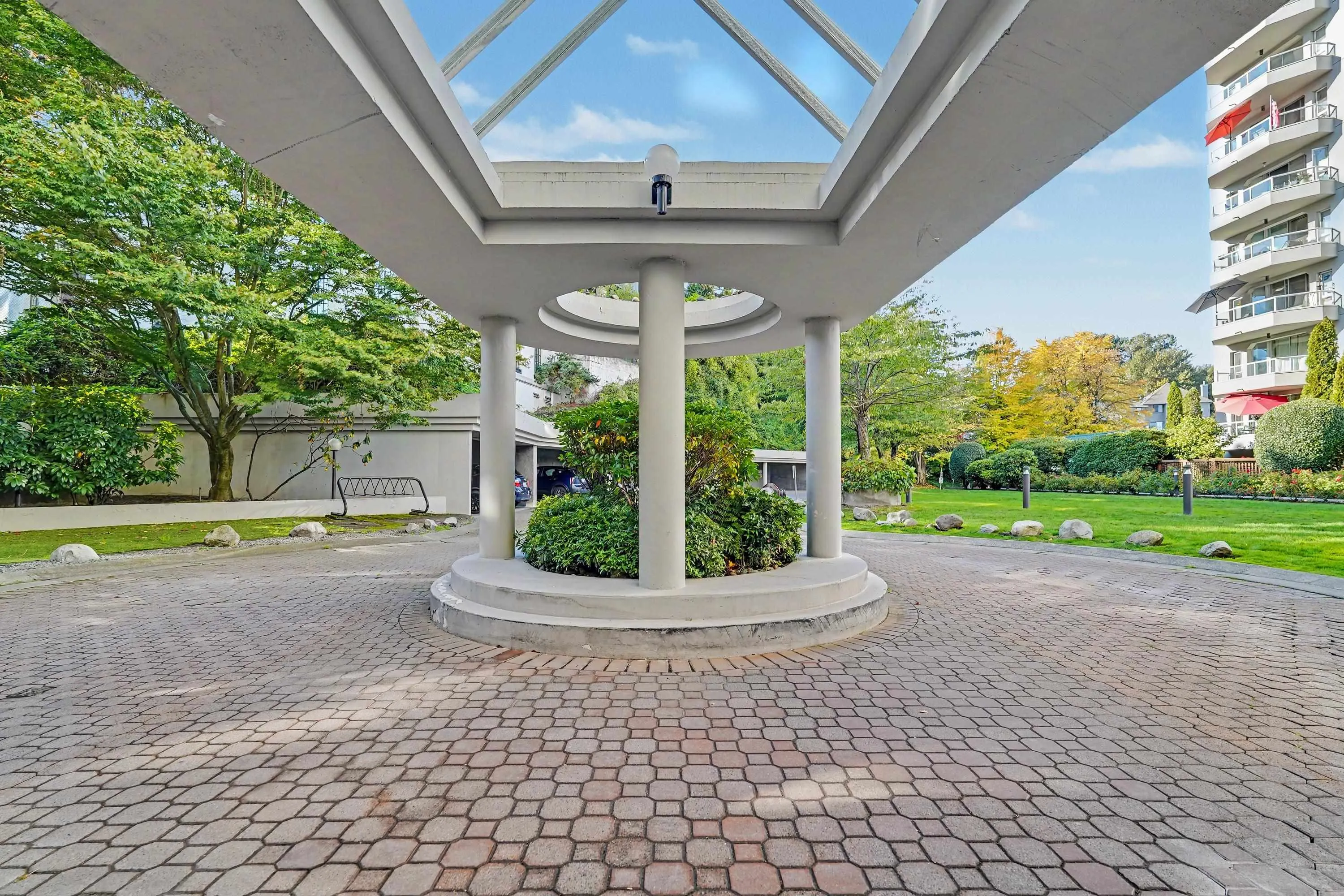 69 Jamieson Court #307