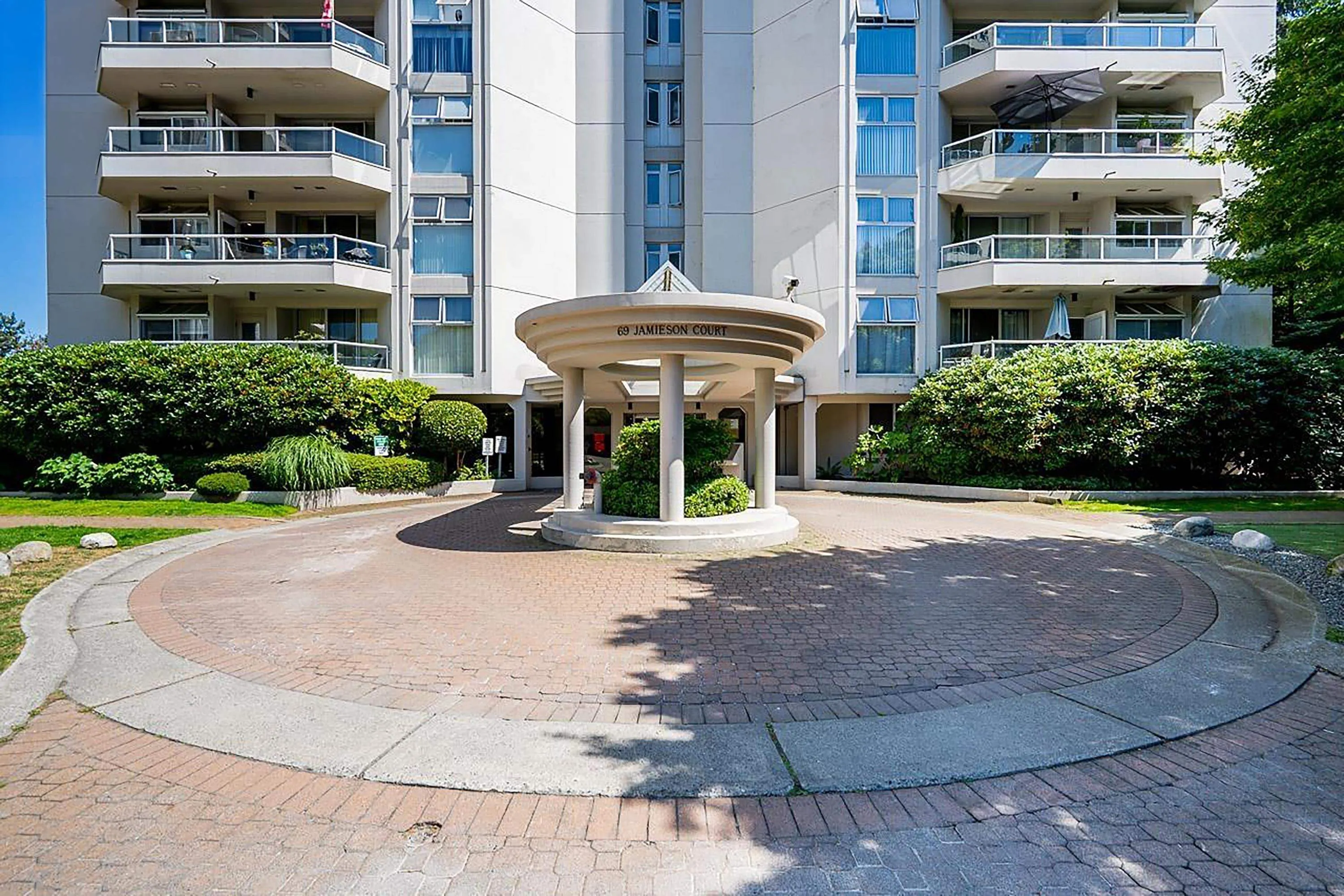 69 Jamieson Court #307