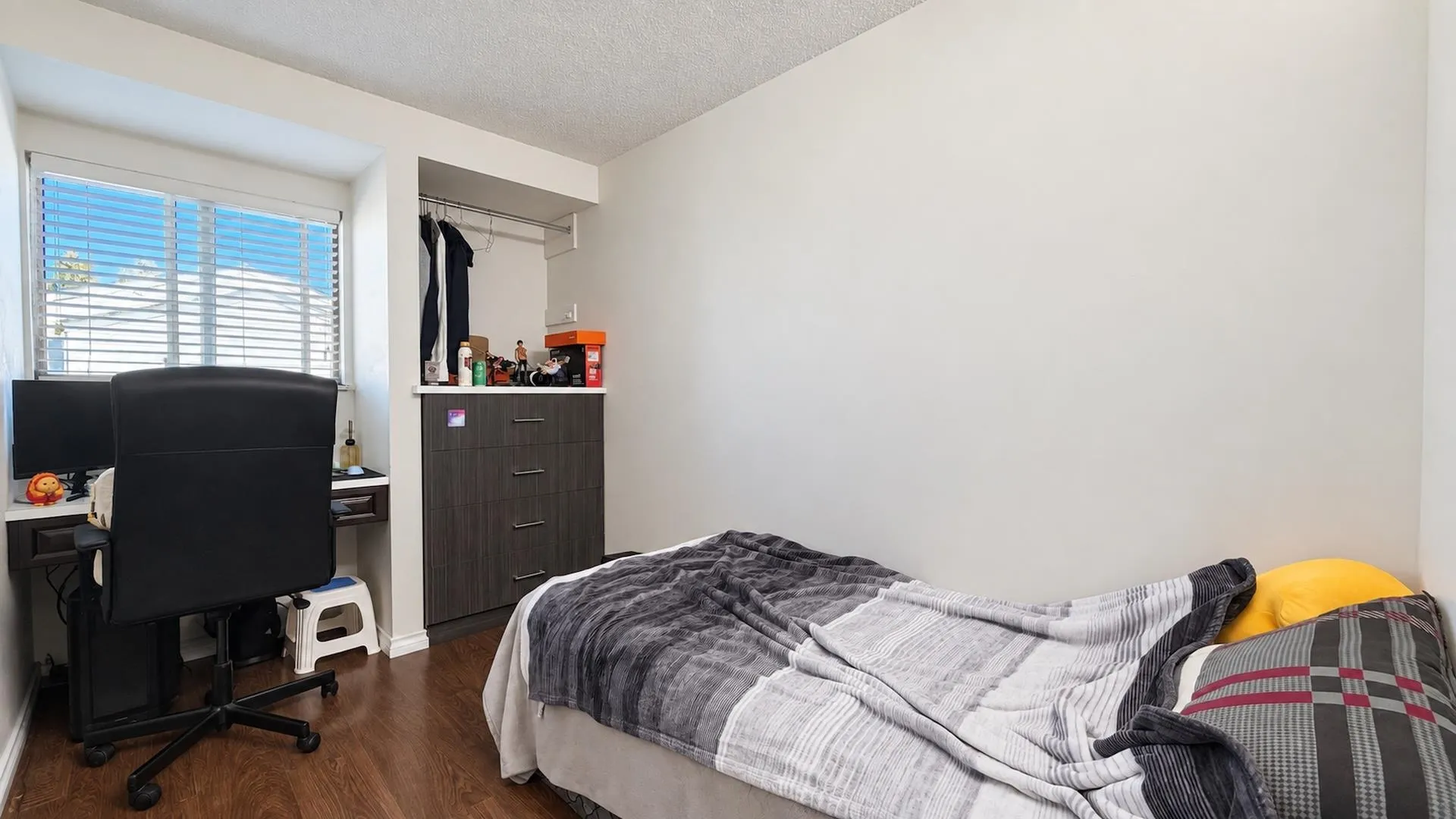 3417 E 49th Avenue #29