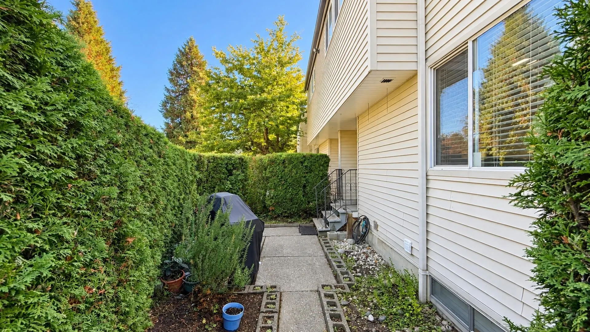 3417 E 49th Avenue #29