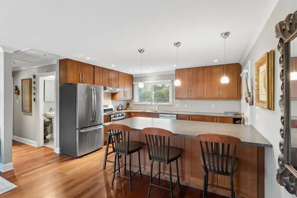 1283 Pinewood Crescent