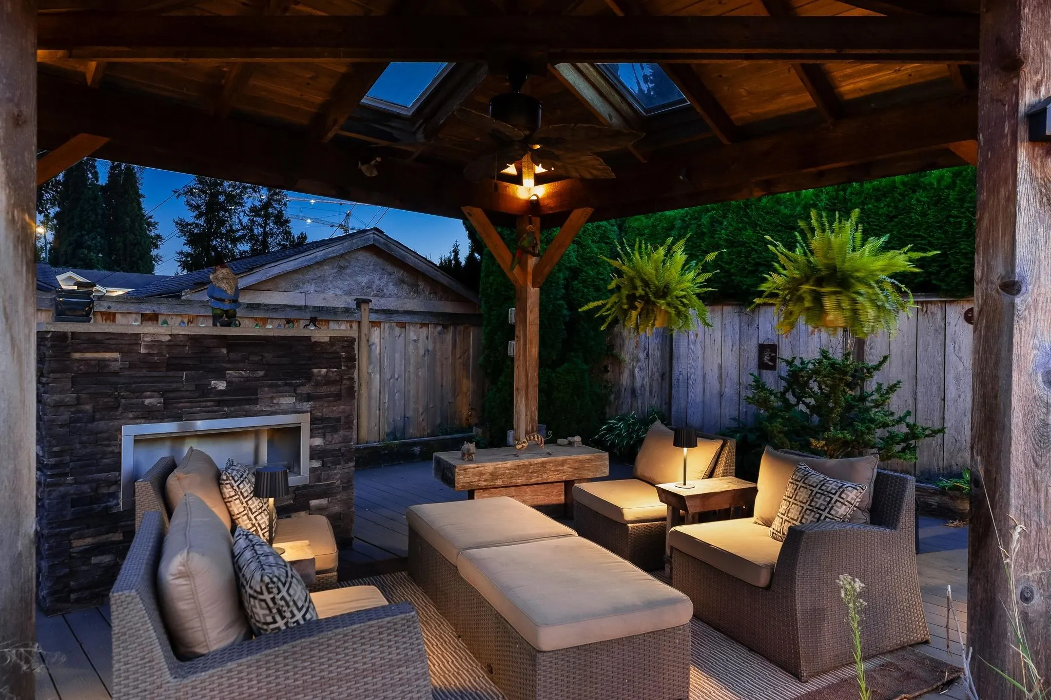 1283 Pinewood Crescent