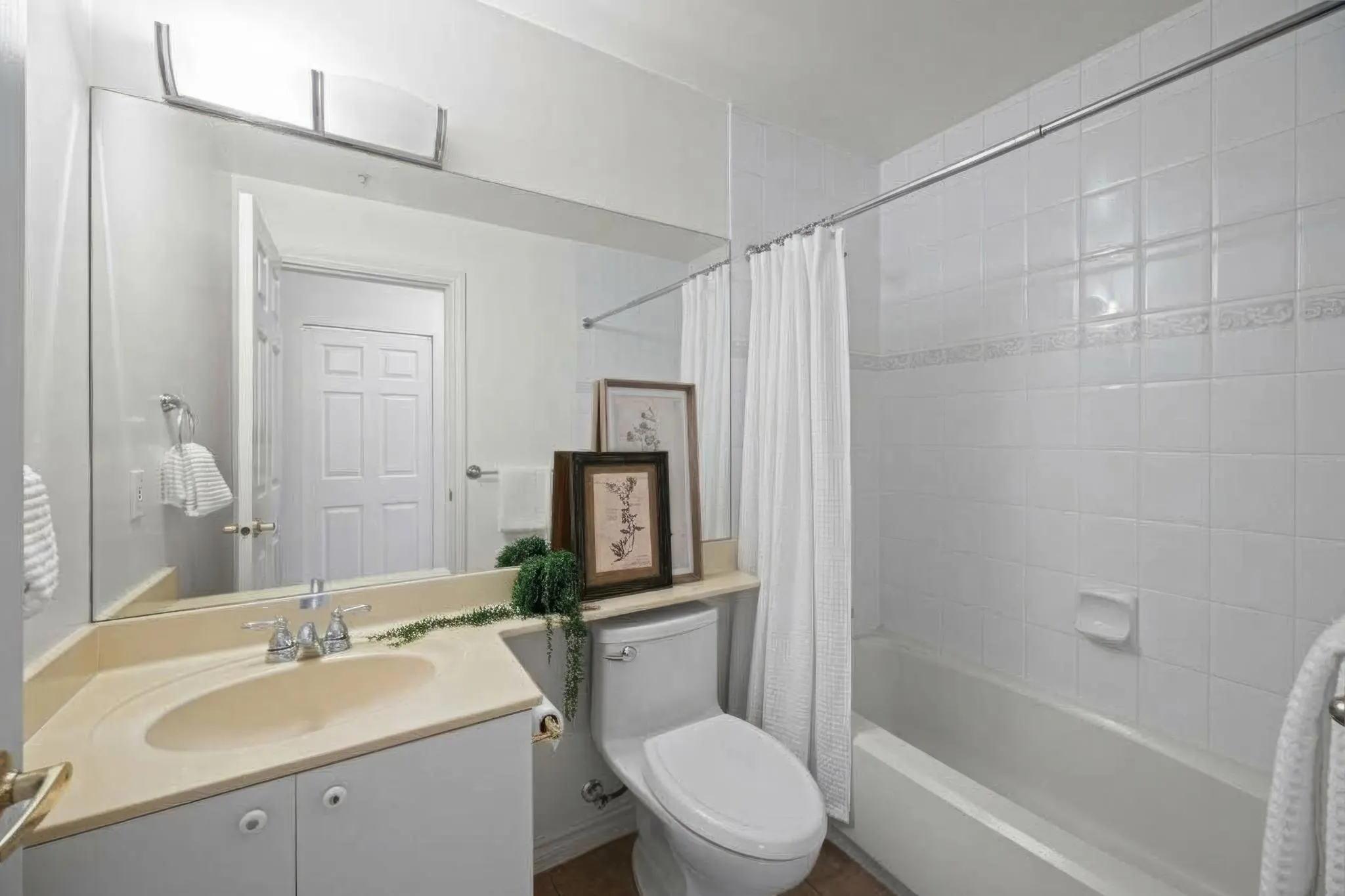 10 Laguna Court #2102