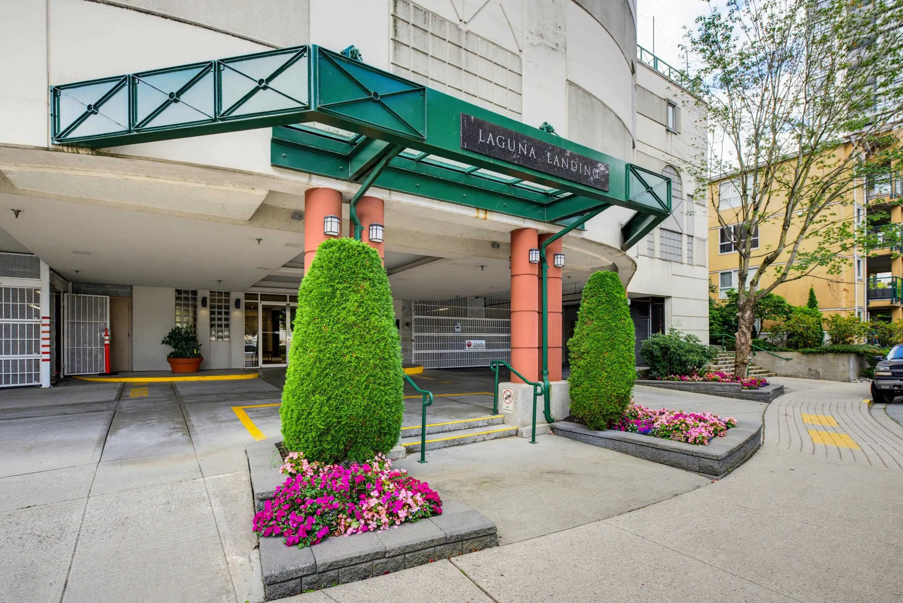 10 Laguna Court #2102