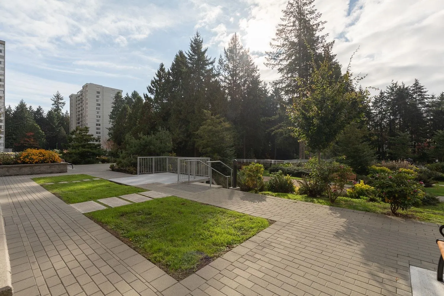 2016 Fullerton Avenue #604