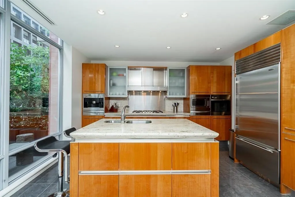 1163 W Cordova Street