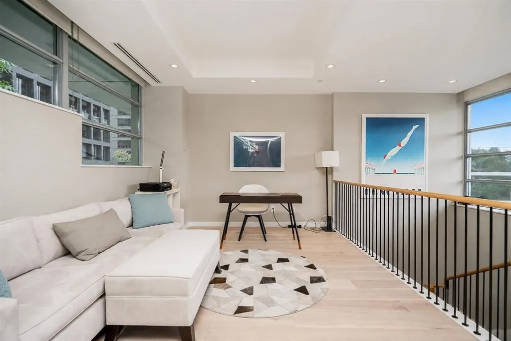 1163 W Cordova Street