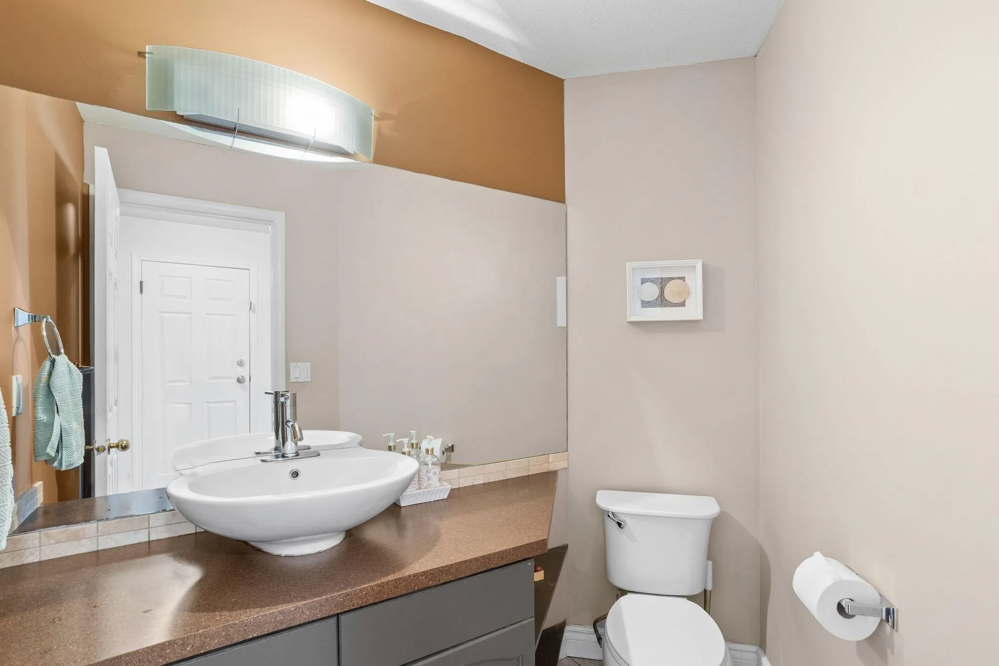 1147 Earls Court