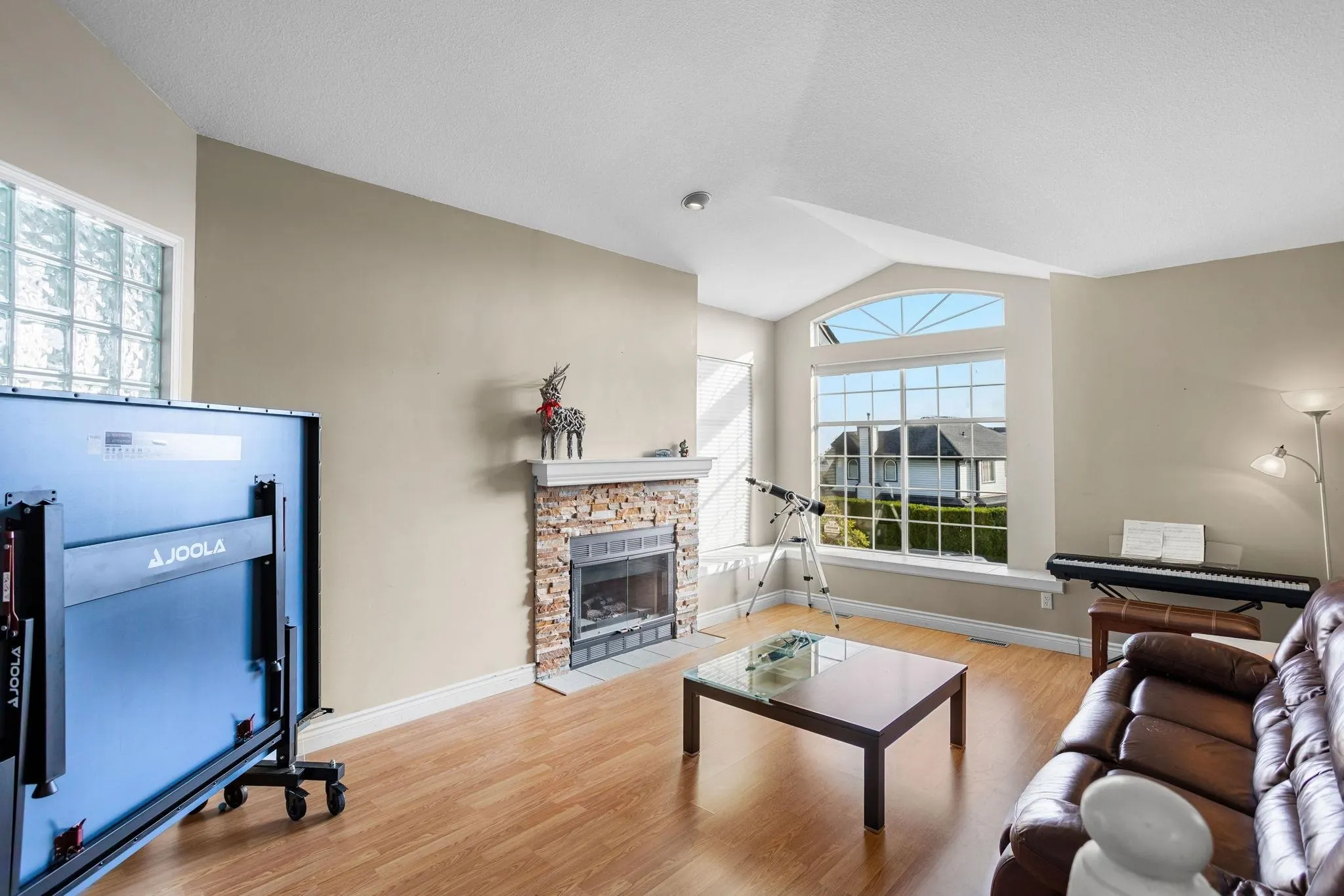 1147 Earls Court