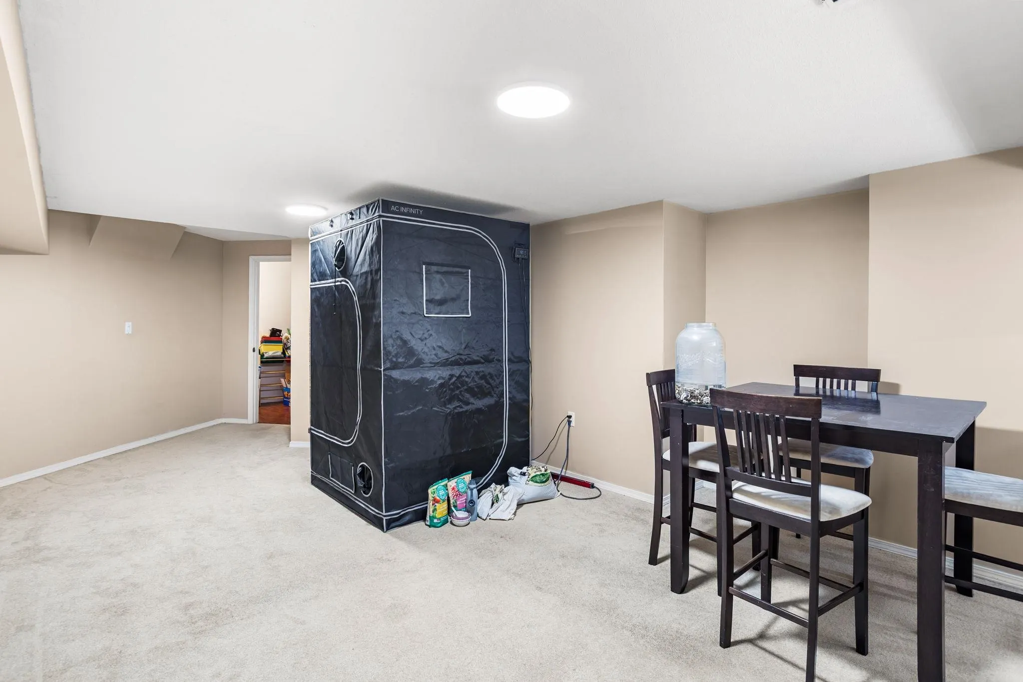 1147 Earls Court