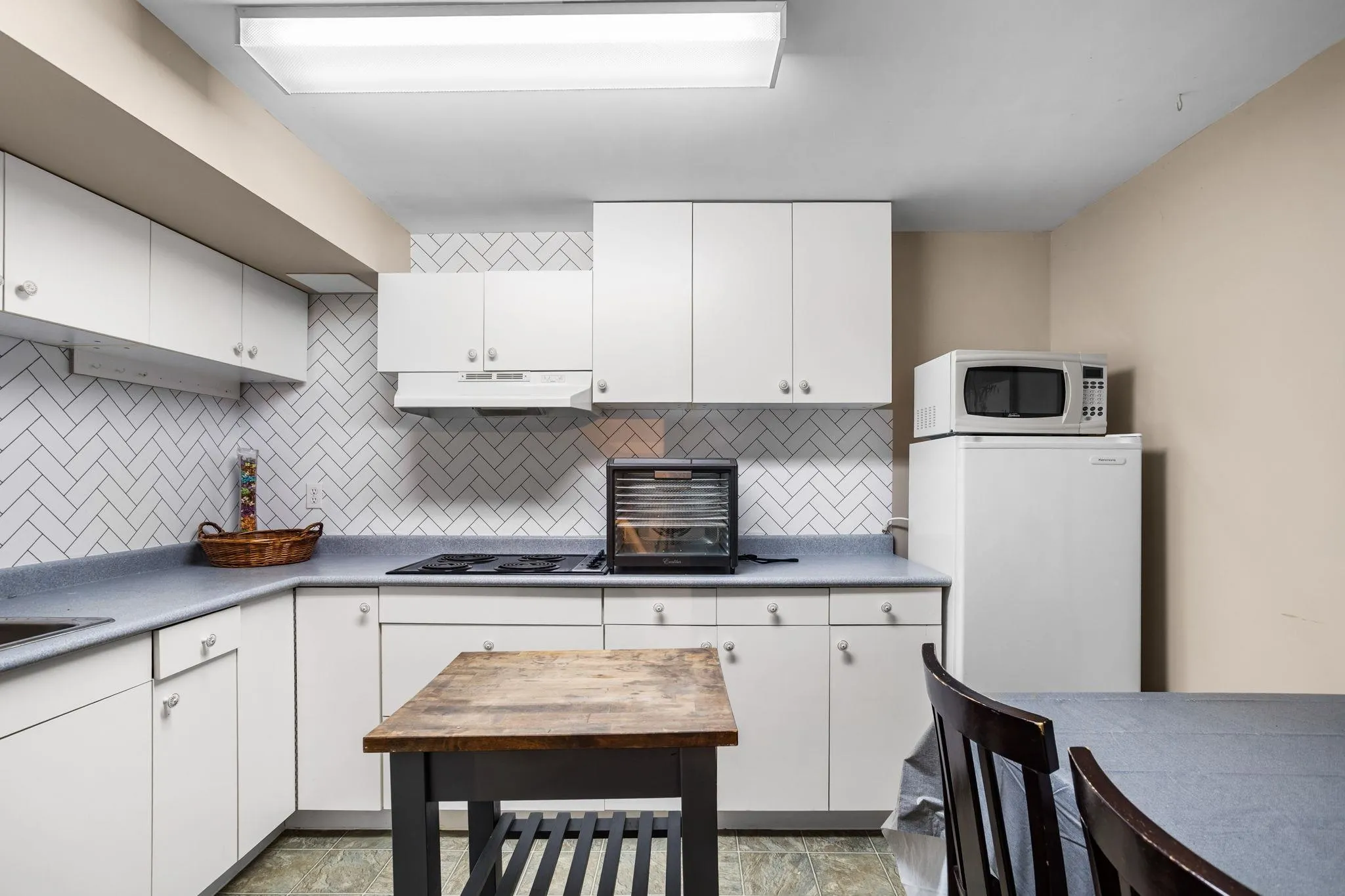 1147 Earls Court