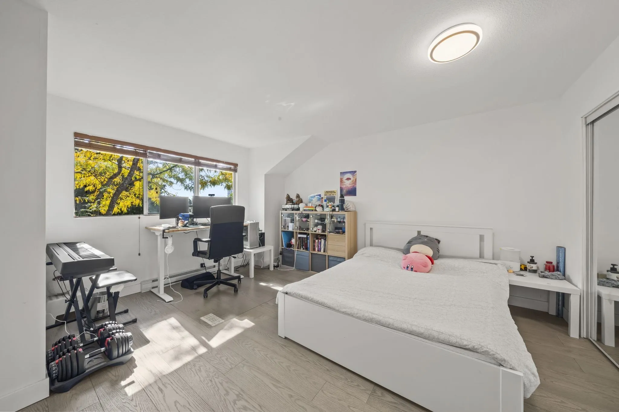 2211 No. 4 Road #112