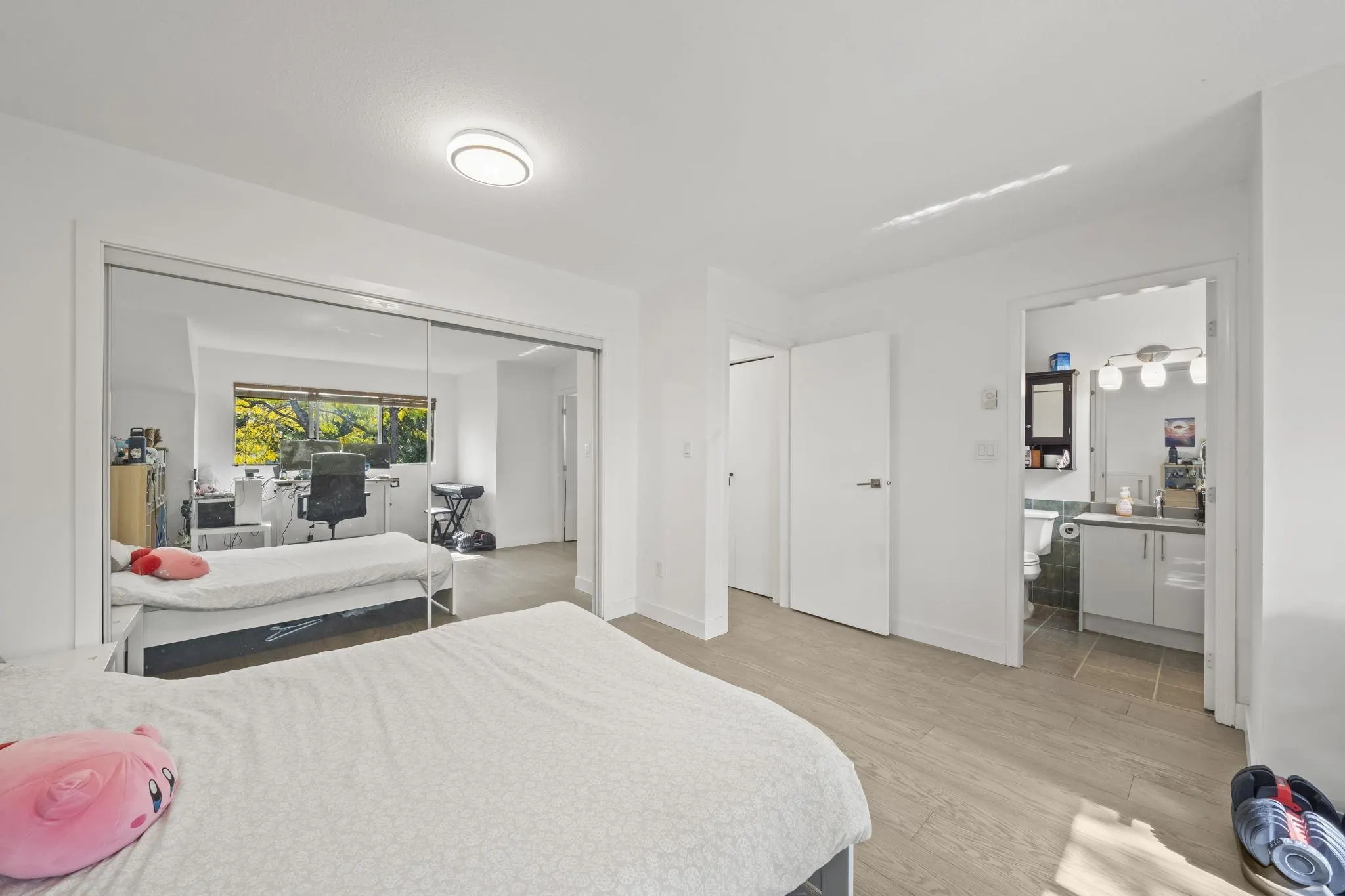 2211 No. 4 Road #112