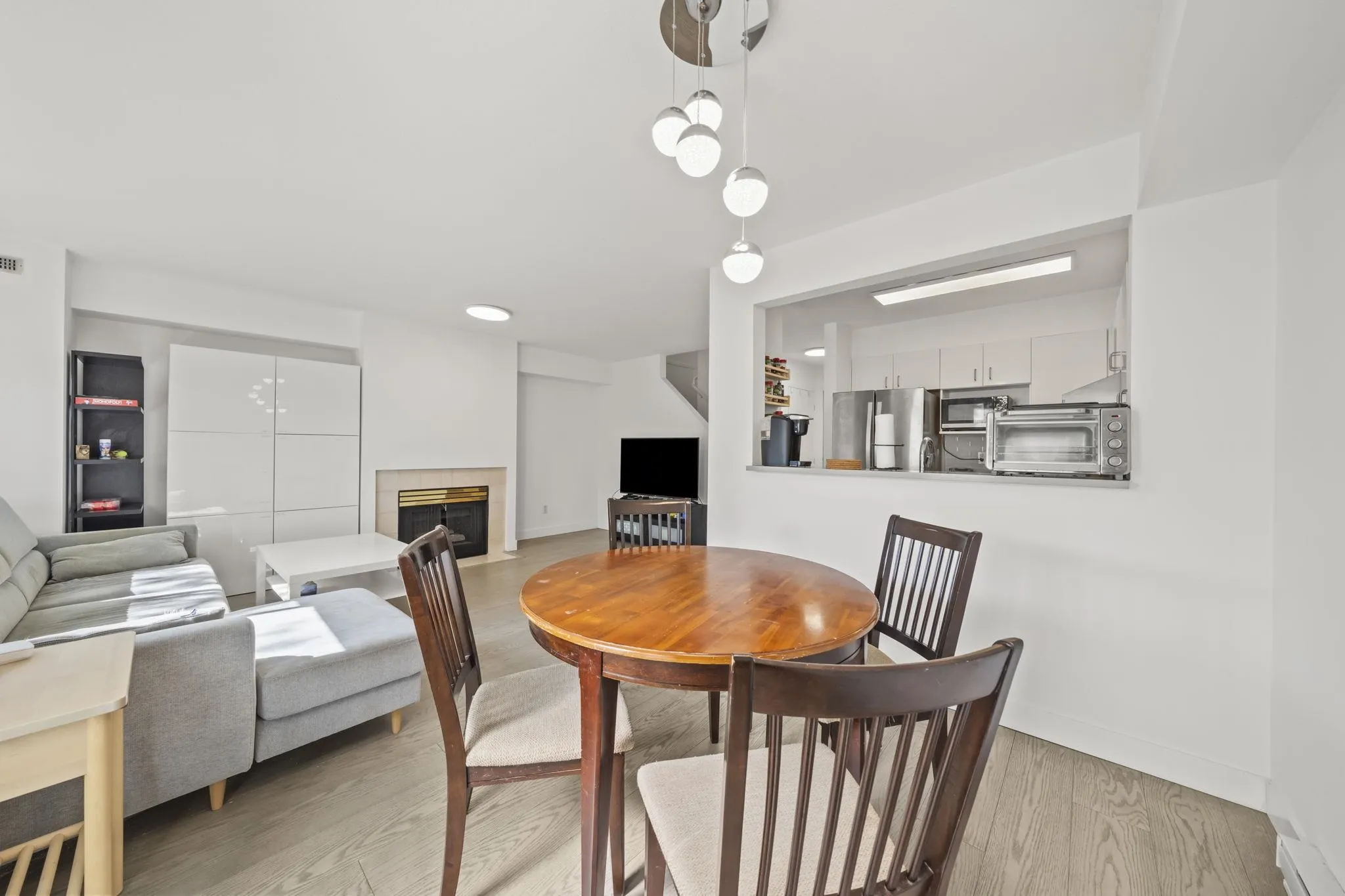 2211 No. 4 Road #112