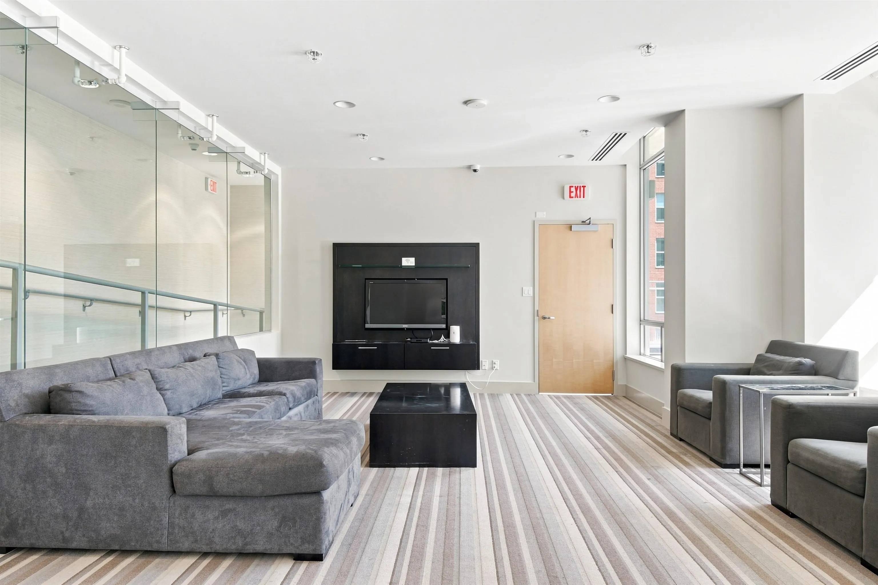 1028 Barclay Street #3407
