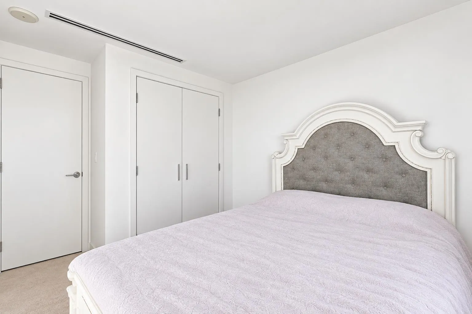 1028 Barclay Street #3407