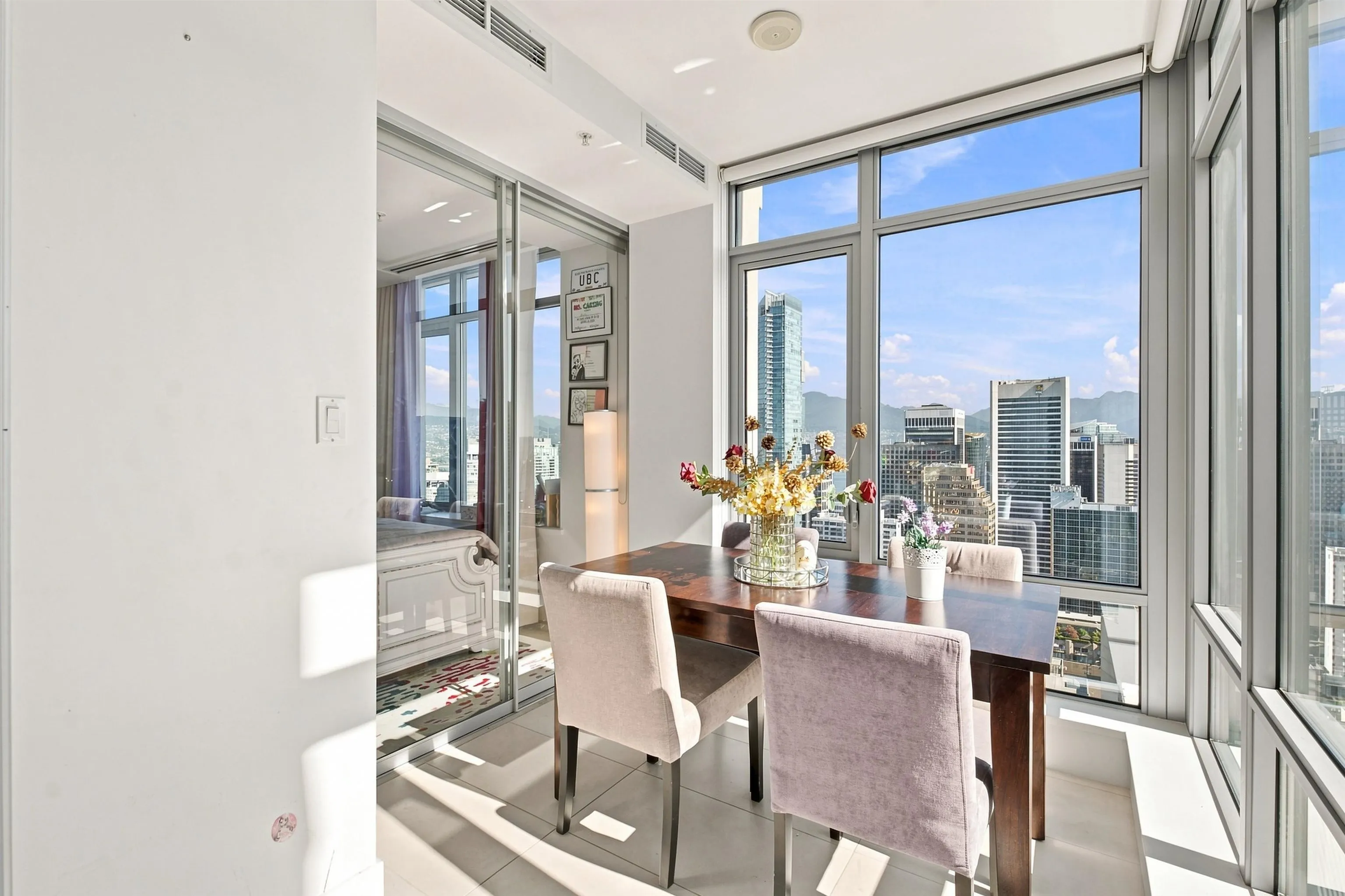 1028 Barclay Street #3407