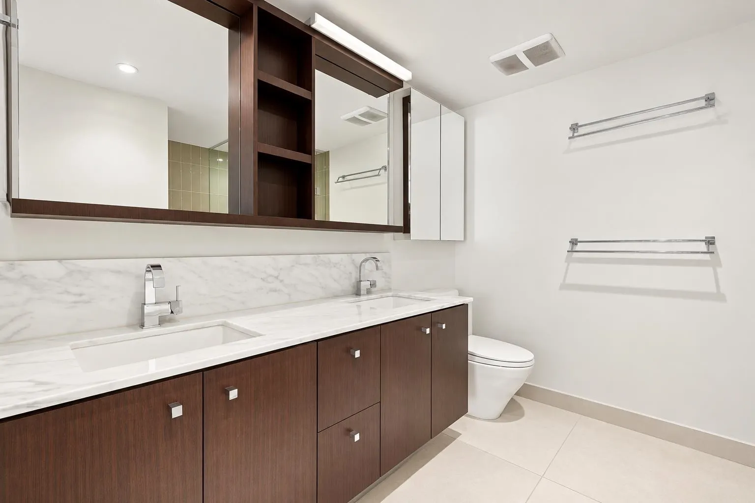 1028 Barclay Street #3407