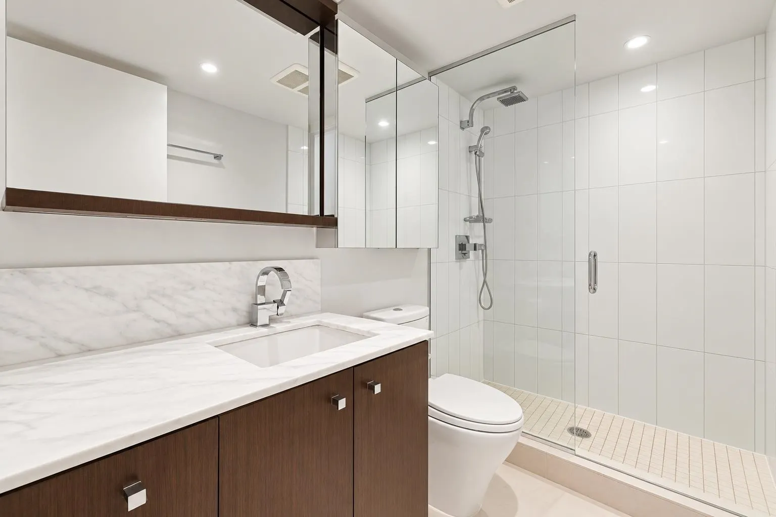 1028 Barclay Street #3407