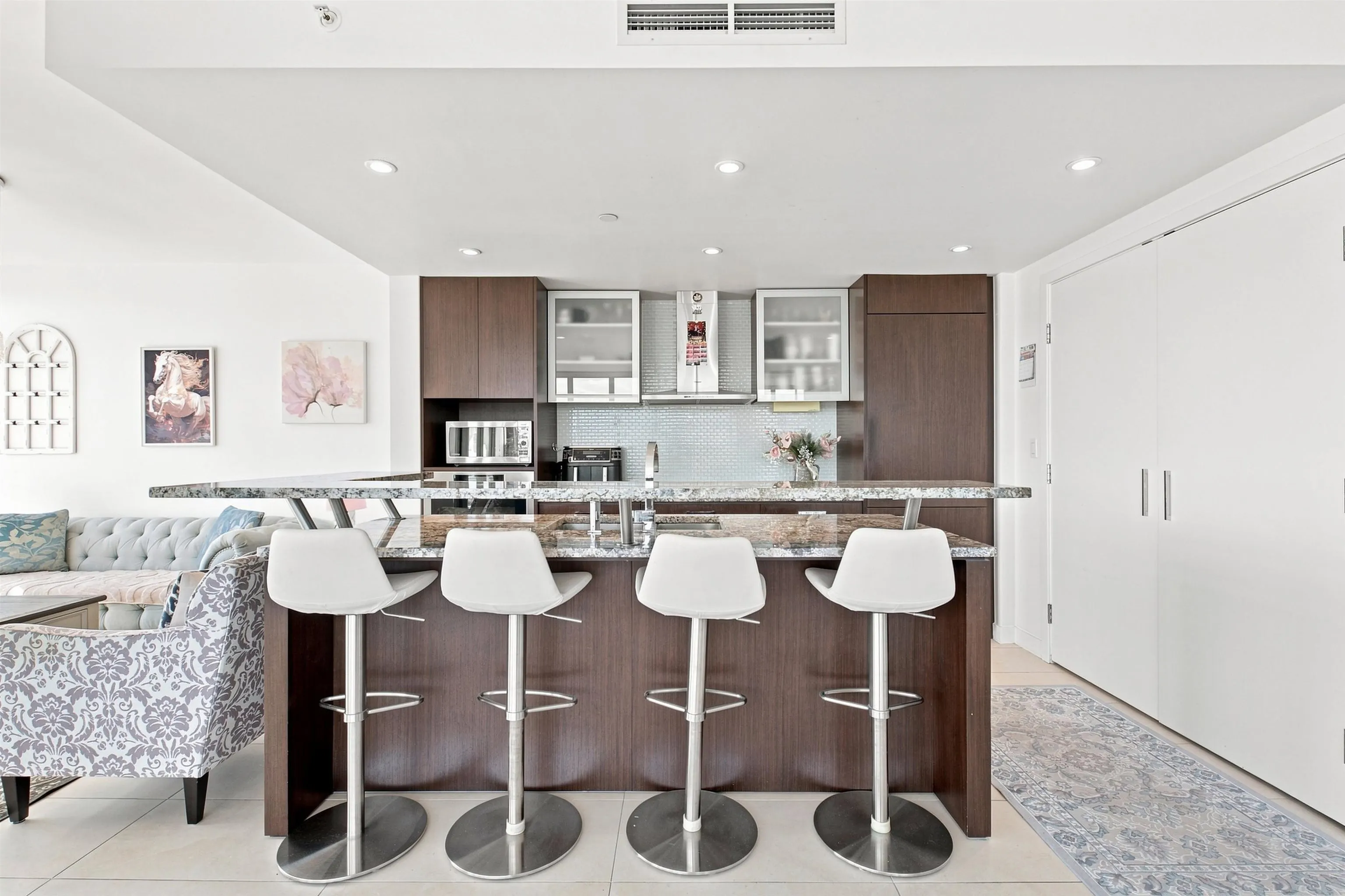1028 Barclay Street #3407