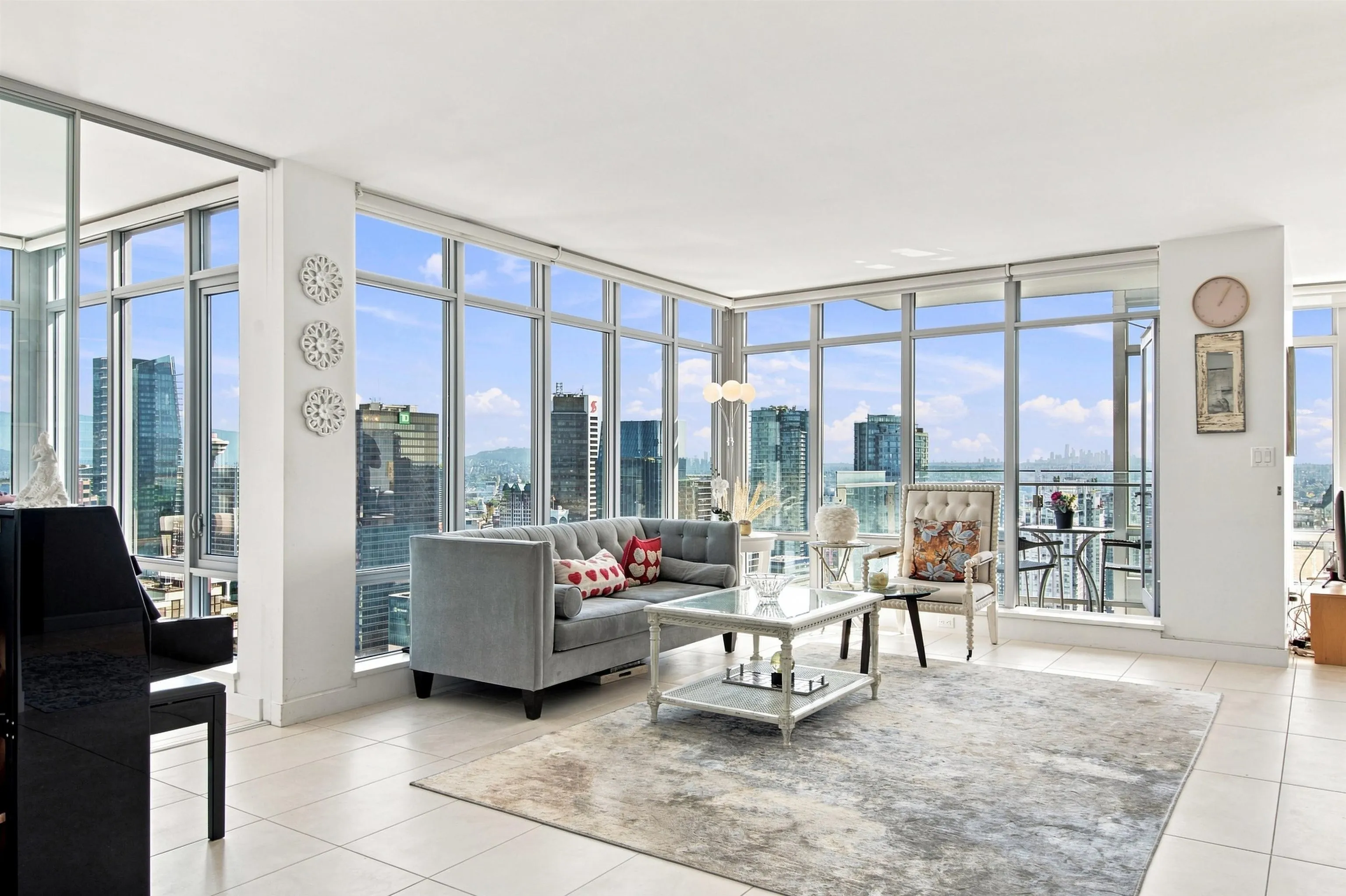 1028 Barclay Street #3407