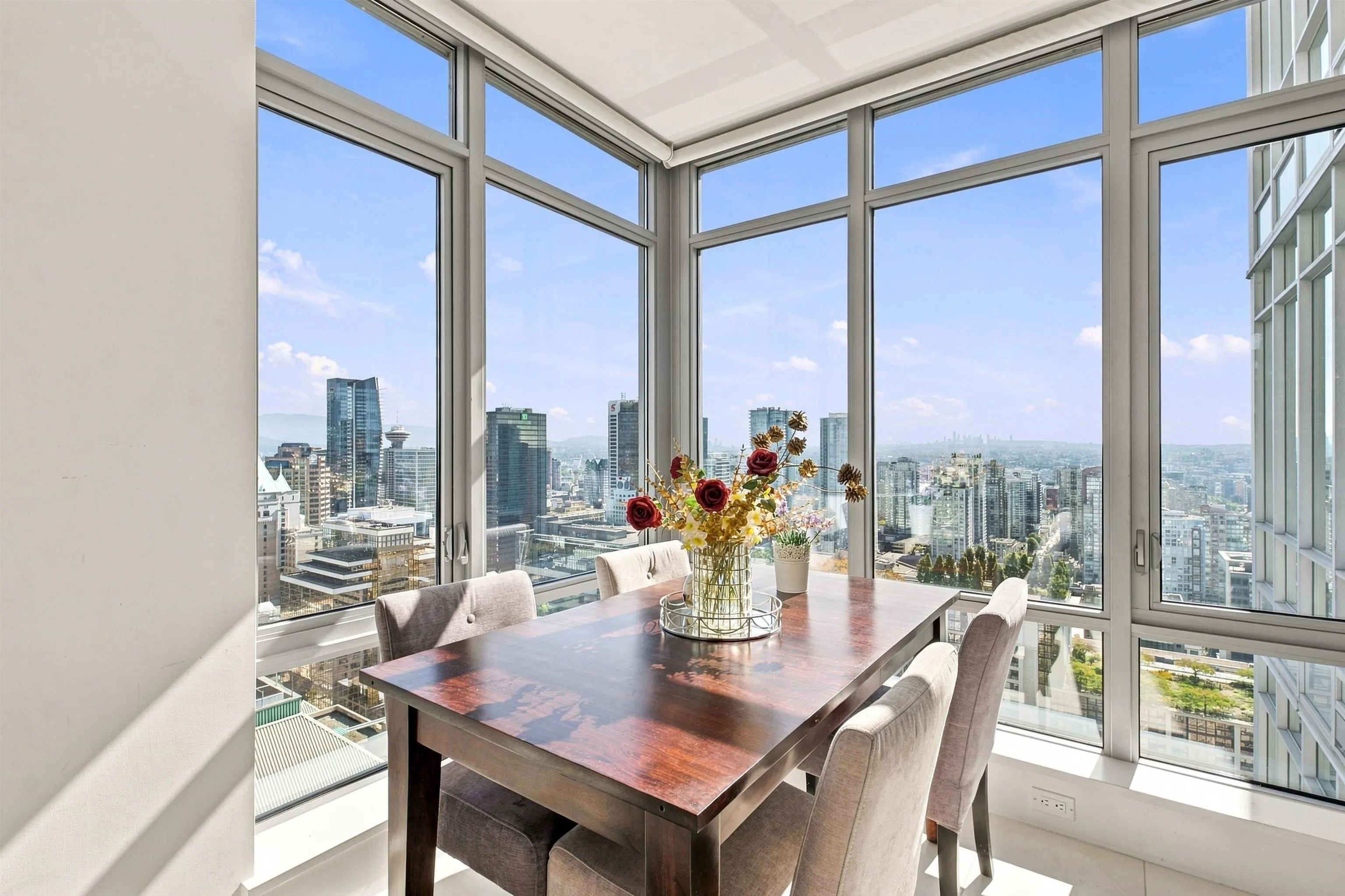 1028 Barclay Street #3407