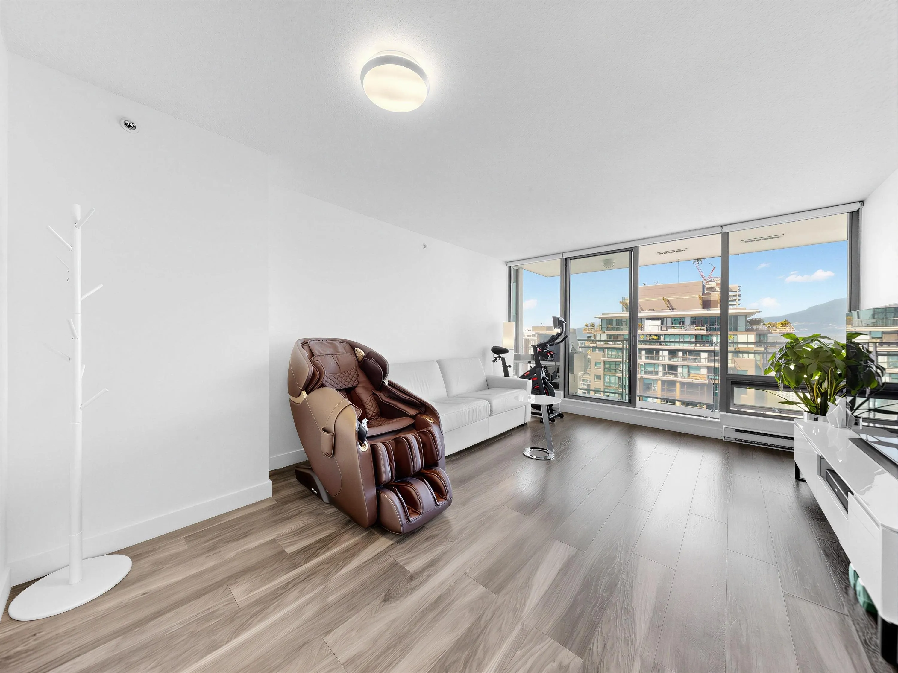 1288 W Georgia Street #2902