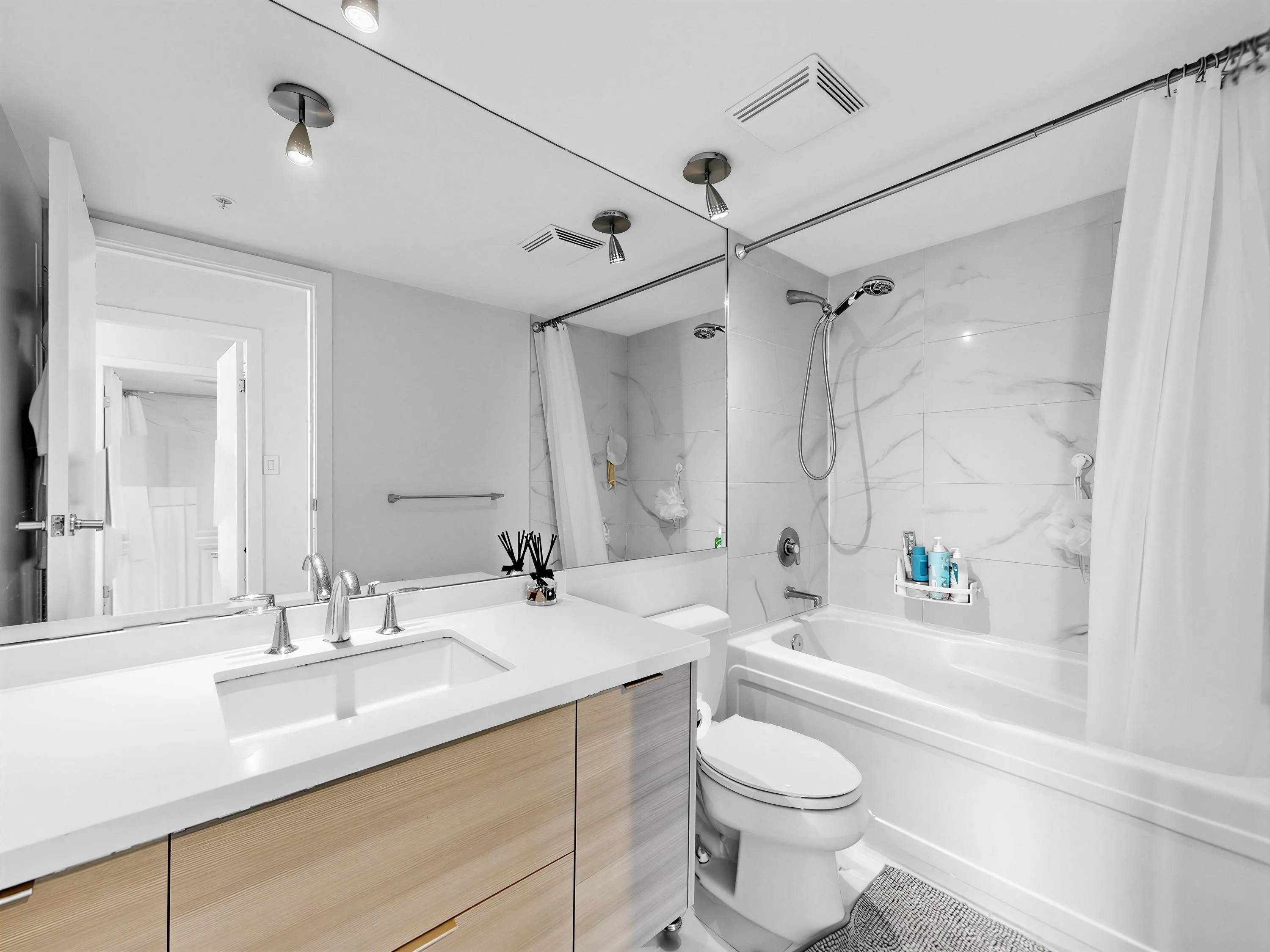 1288 W Georgia Street #2902