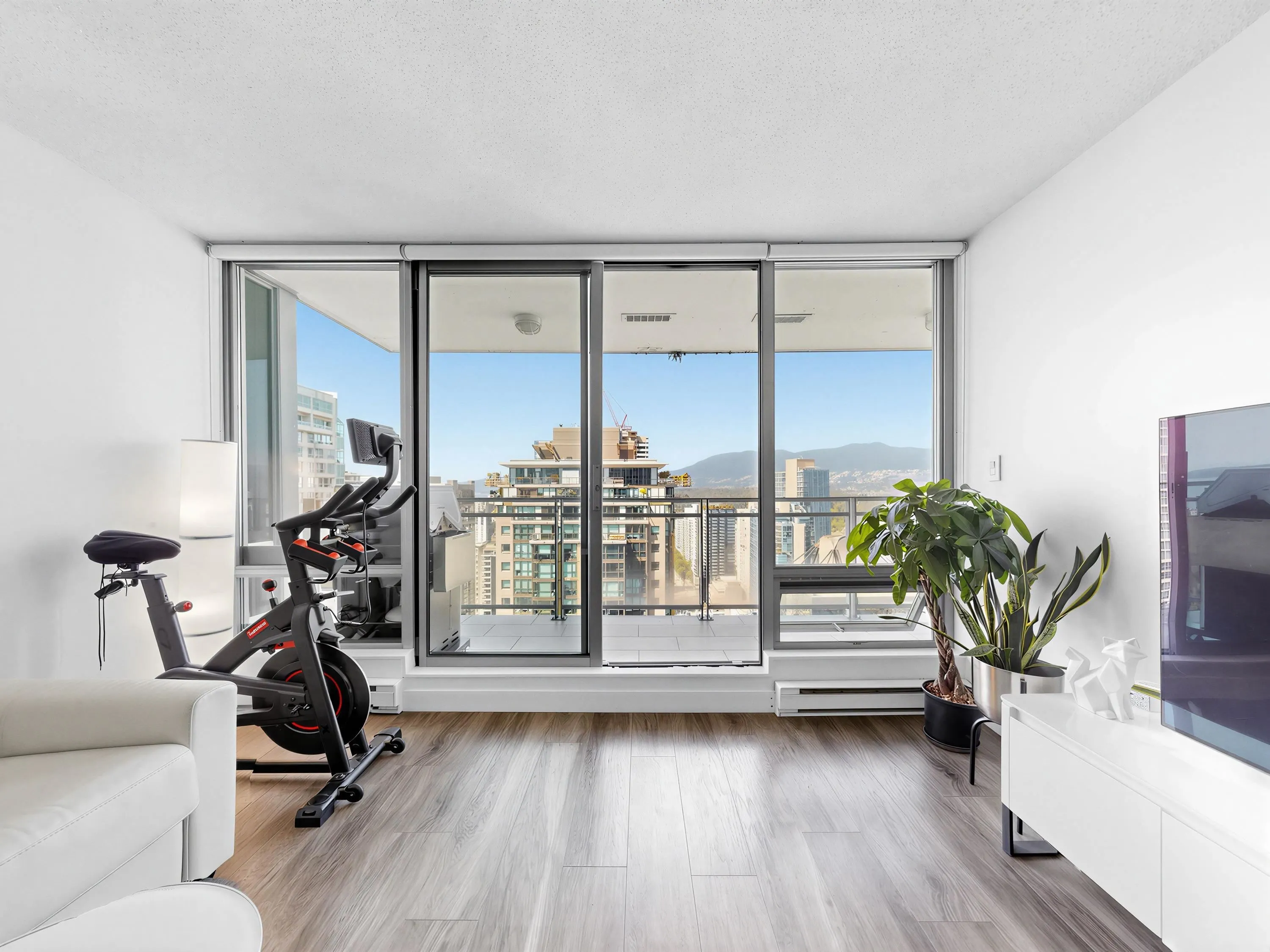1288 W Georgia Street #2902