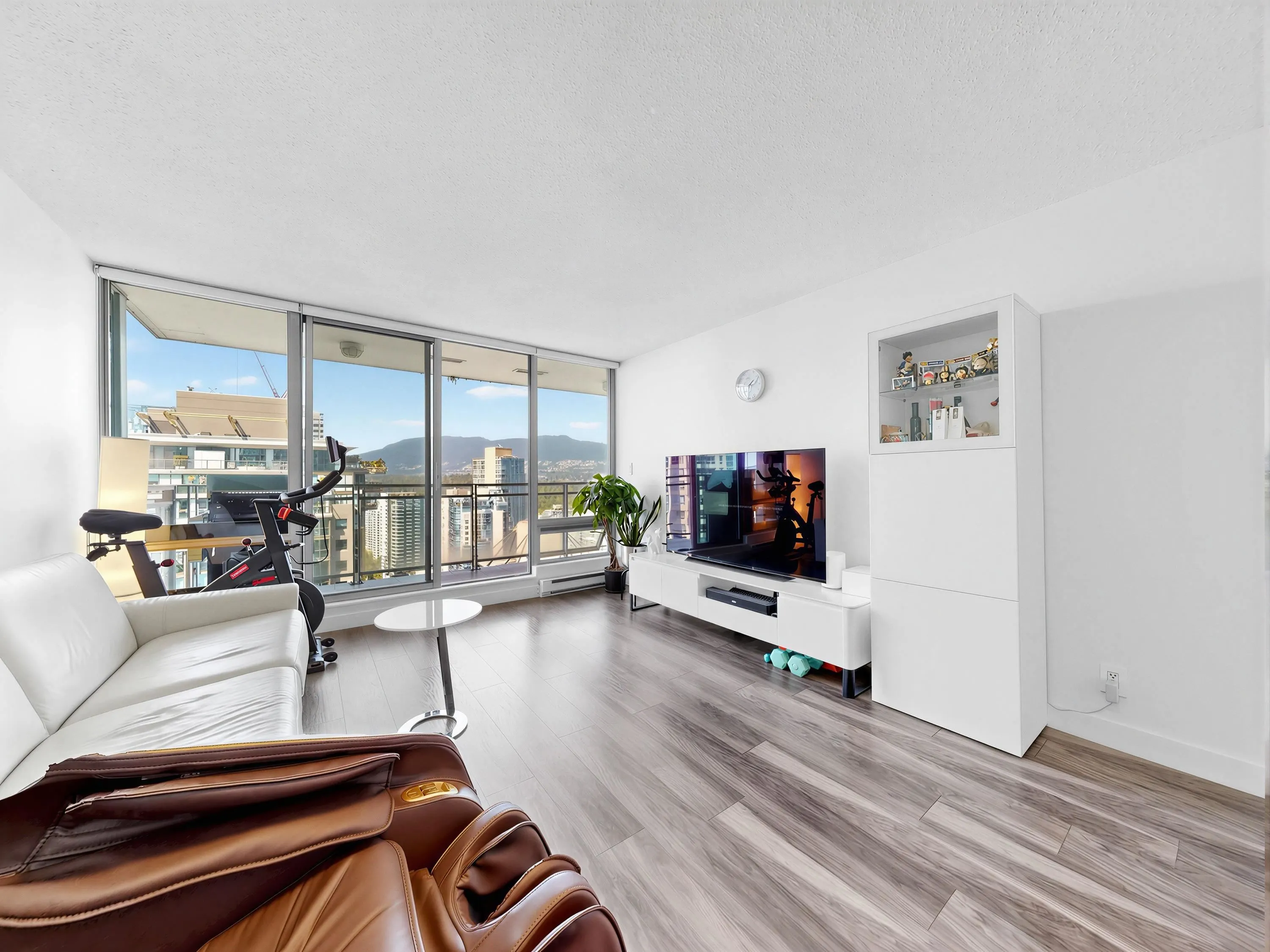 1288 W Georgia Street #2902