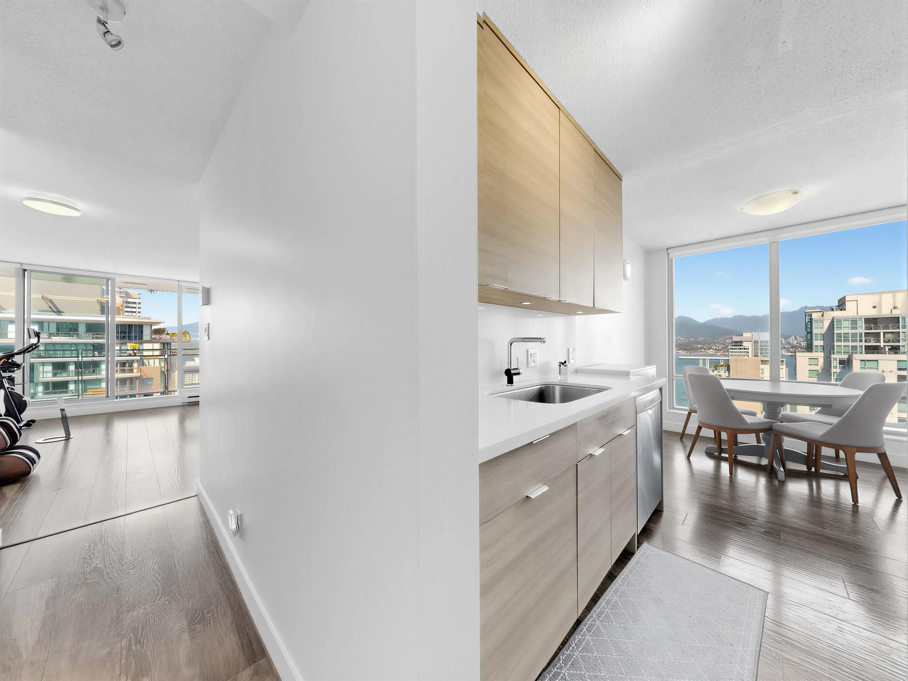 1288 W Georgia Street #2902