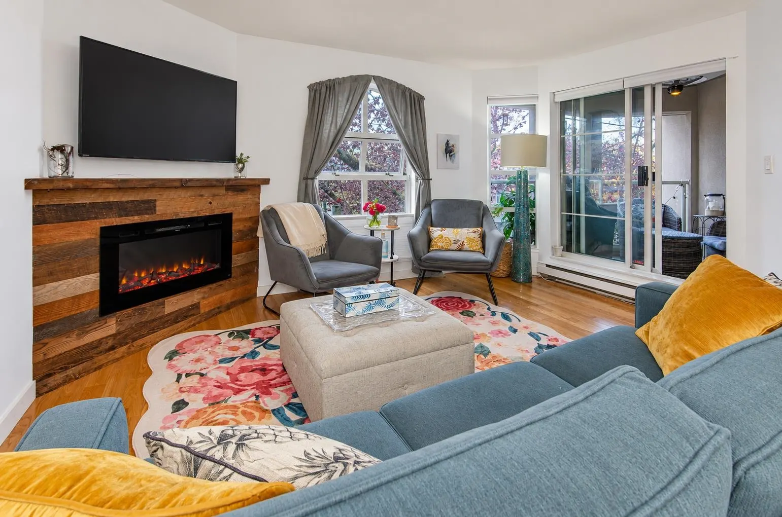 1082 W 8th Avenue #212