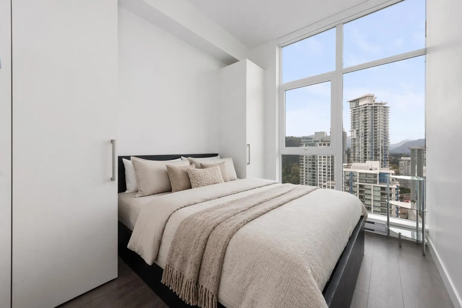 657 Whiting Way #3601