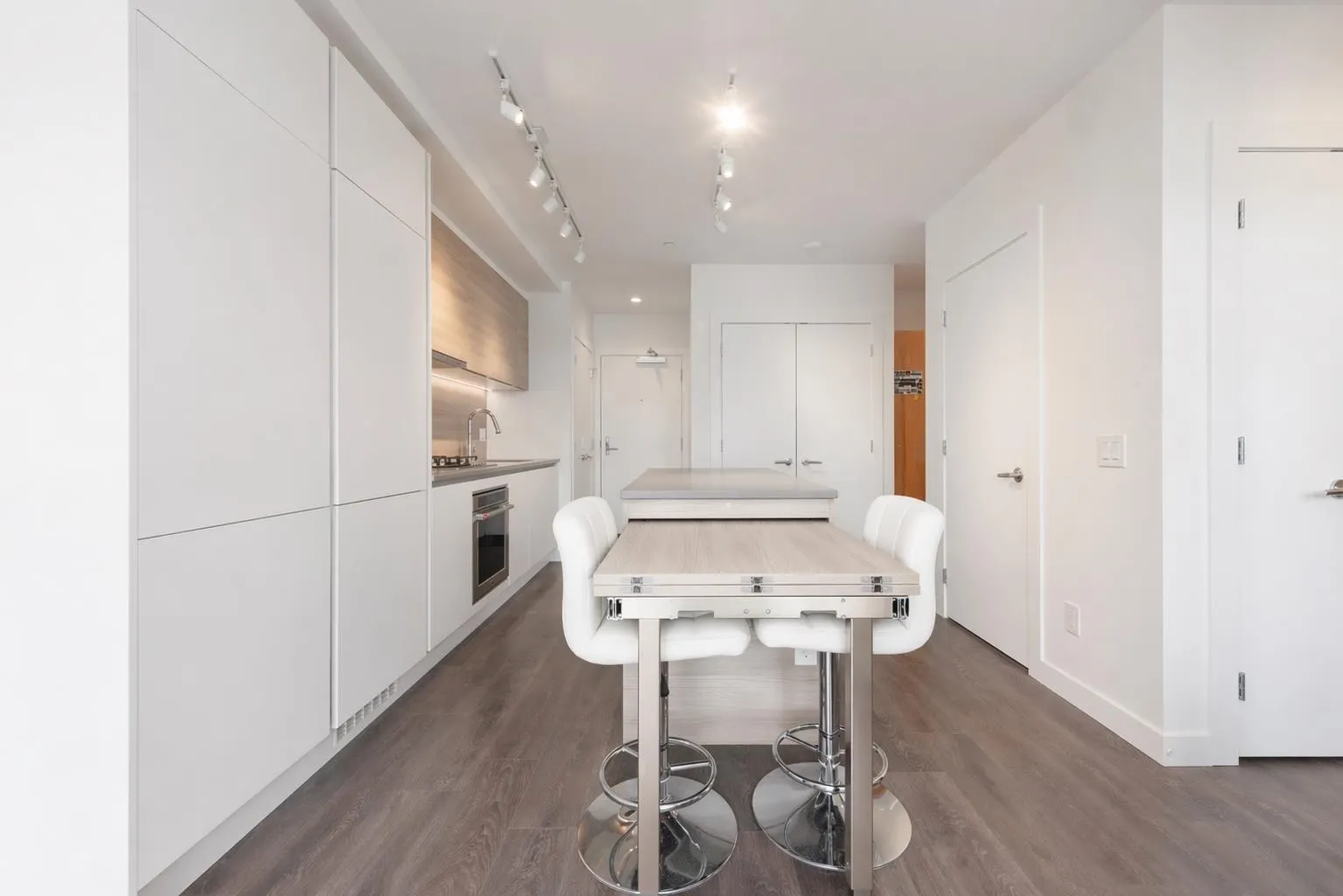 657 Whiting Way #3601