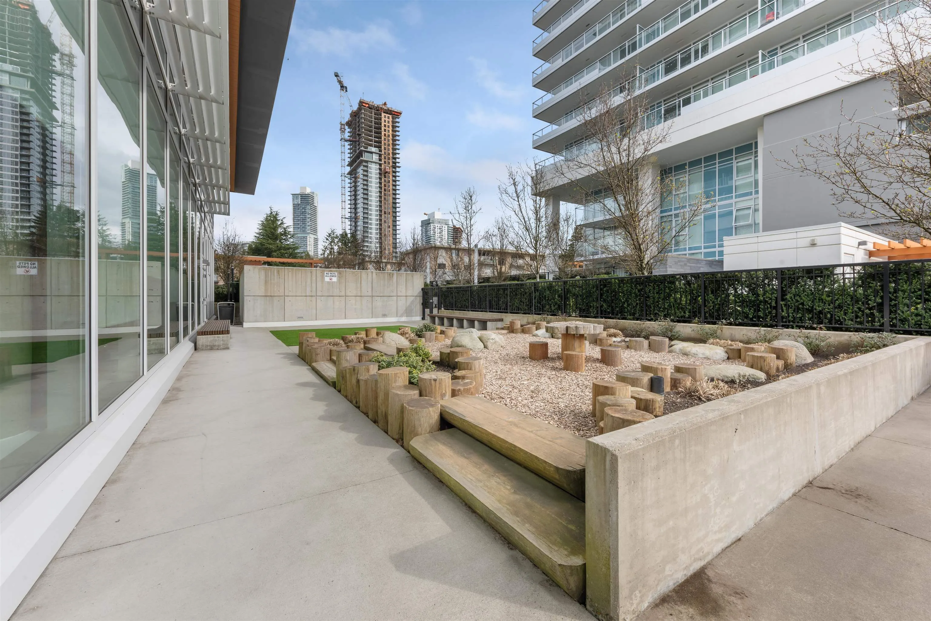 657 Whiting Way #3601