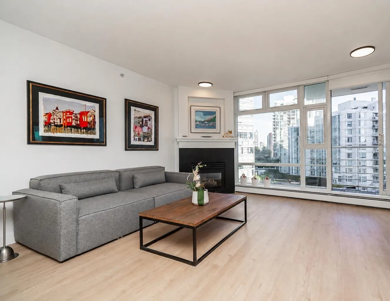 189 Davie Street #906