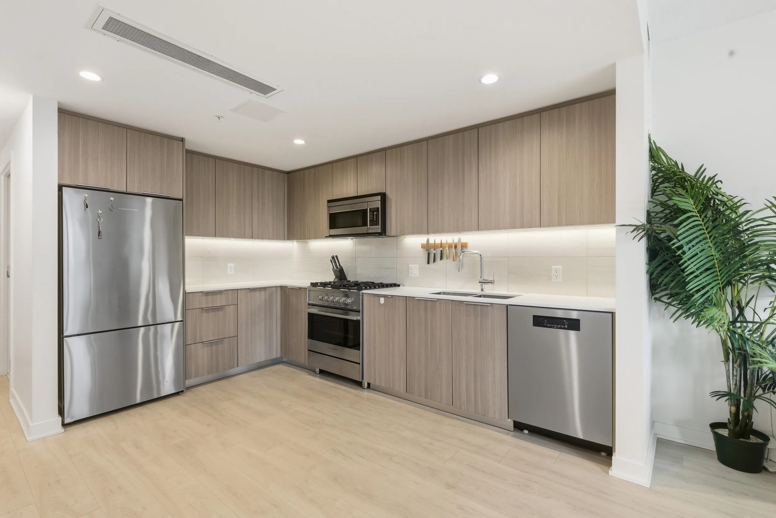 1401 Hunter Street #602