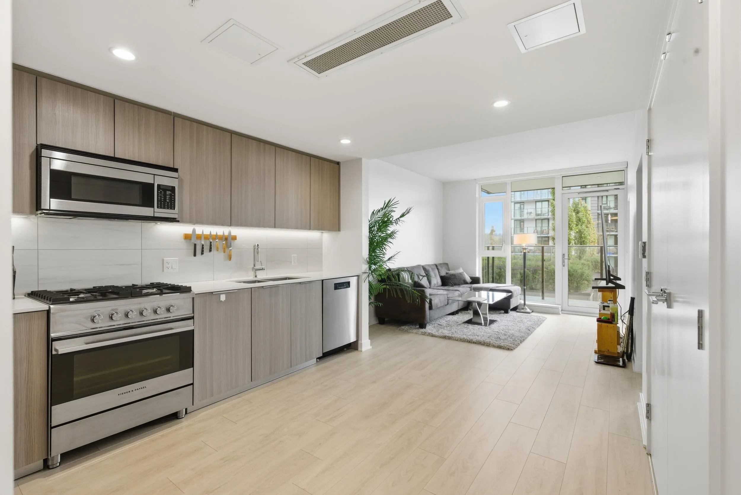 1401 Hunter Street #602