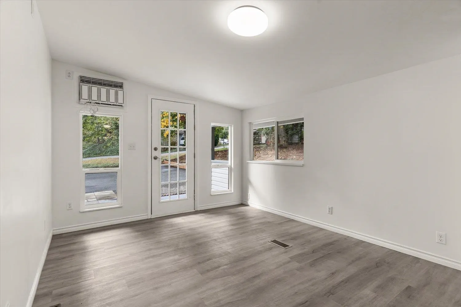 43201 Lougheed Highway #106