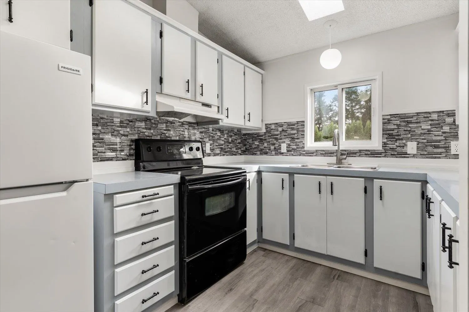 43201 Lougheed Highway #106