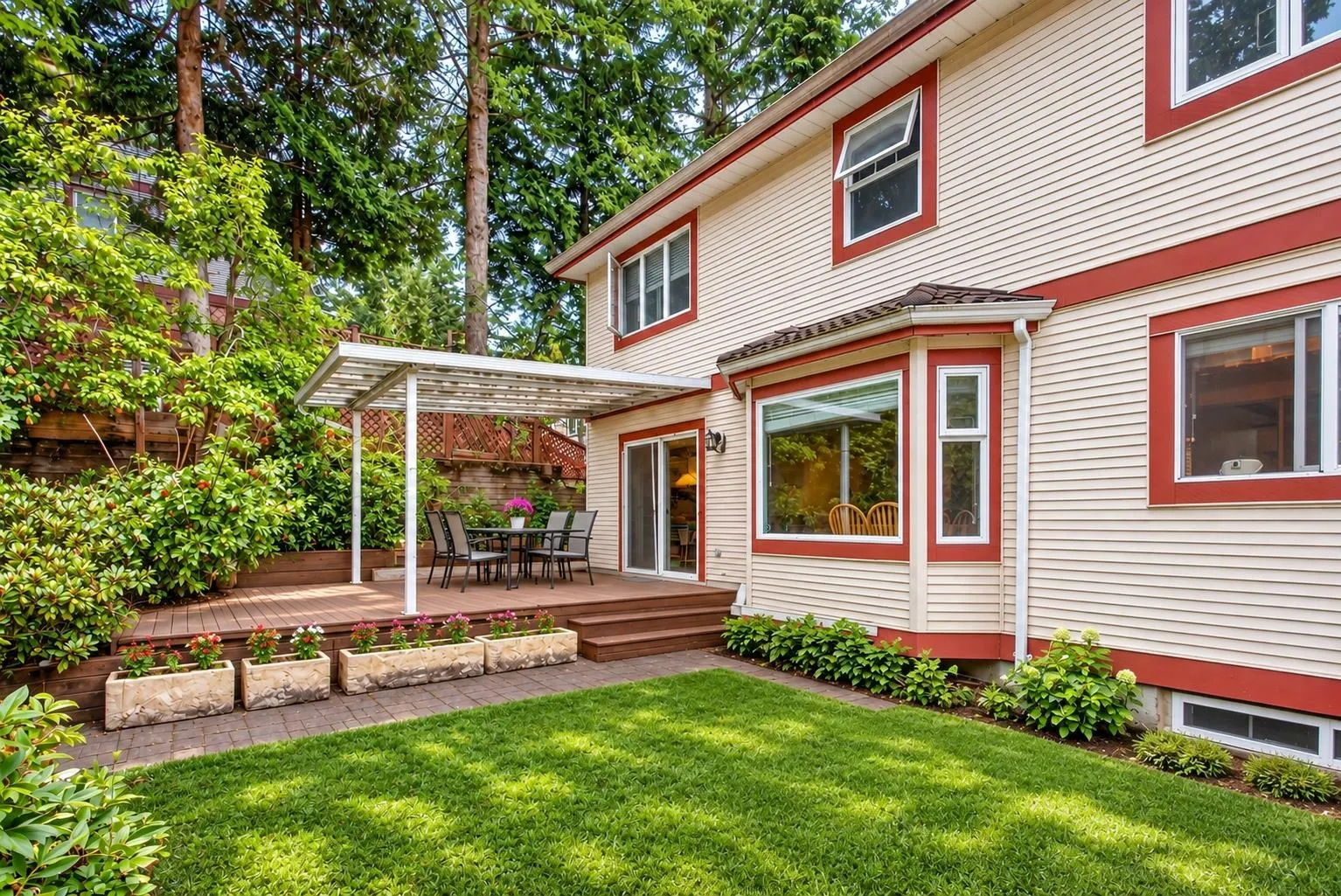 1599 Plateau Crescent