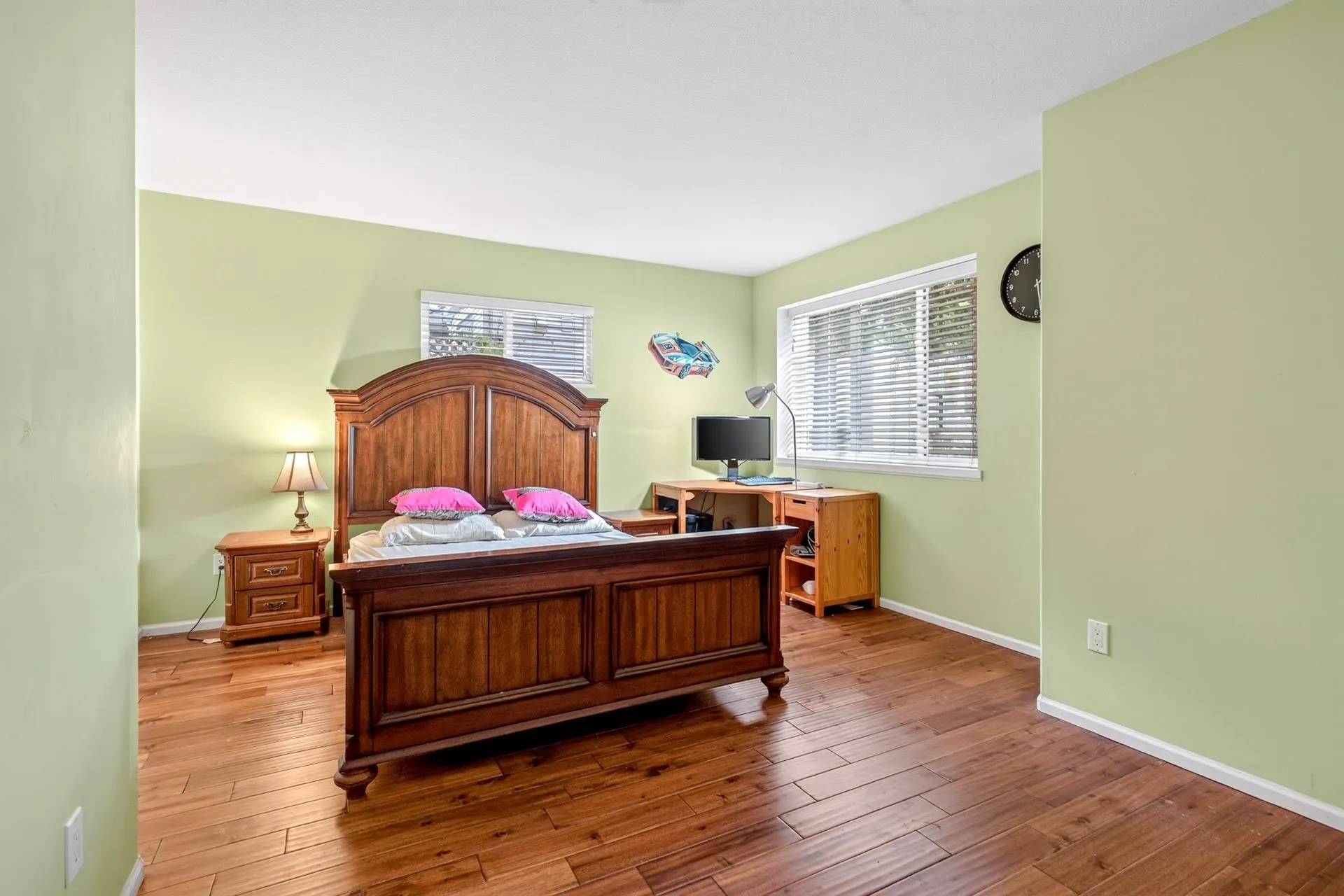 1599 Plateau Crescent